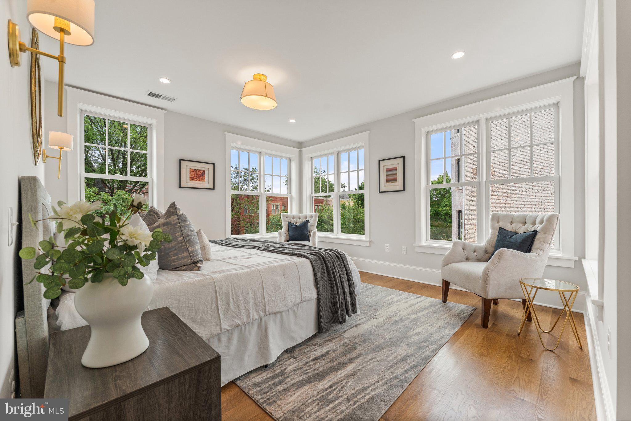 CAPITOL HILL - Residential