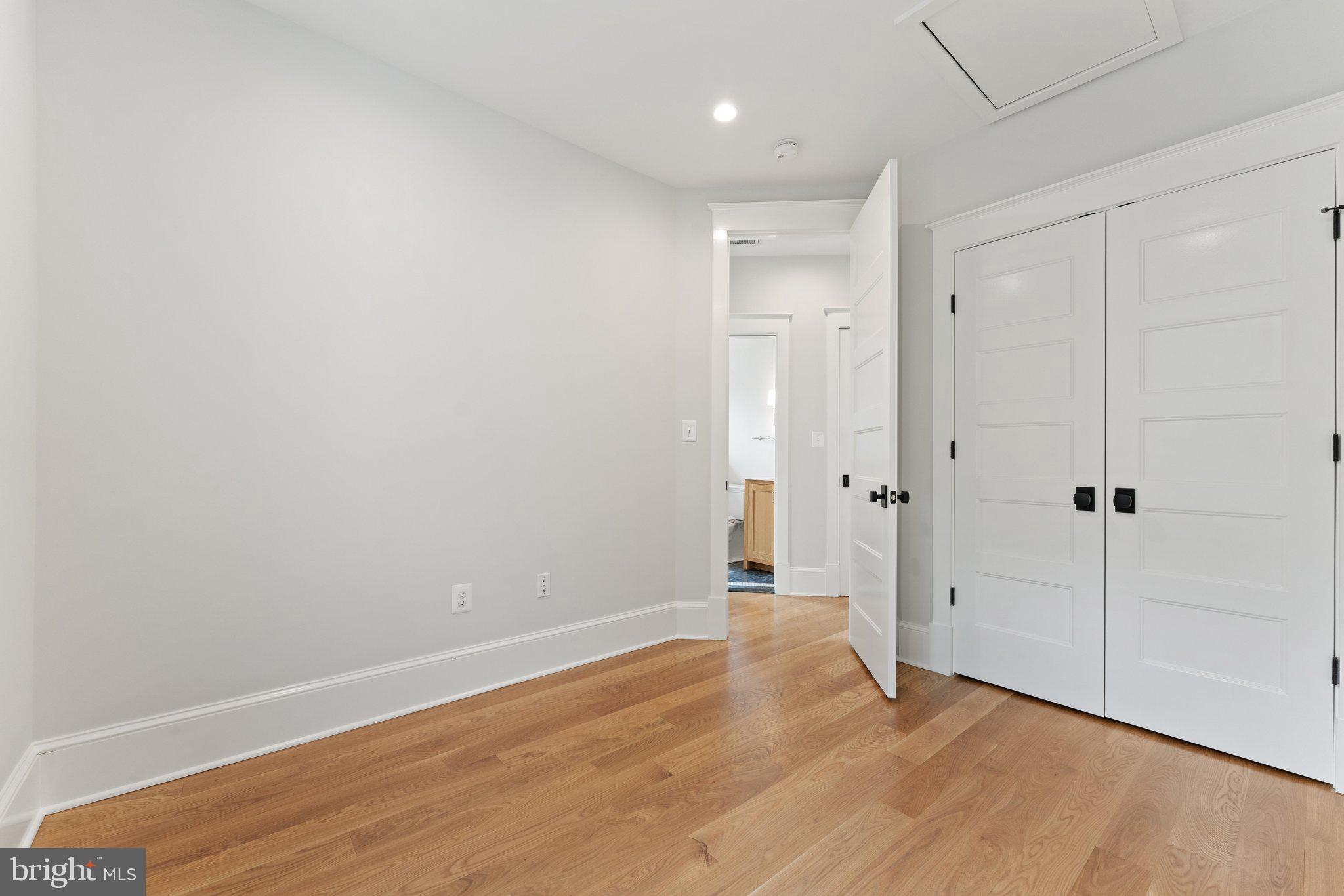 CAPITOL HILL - Residential