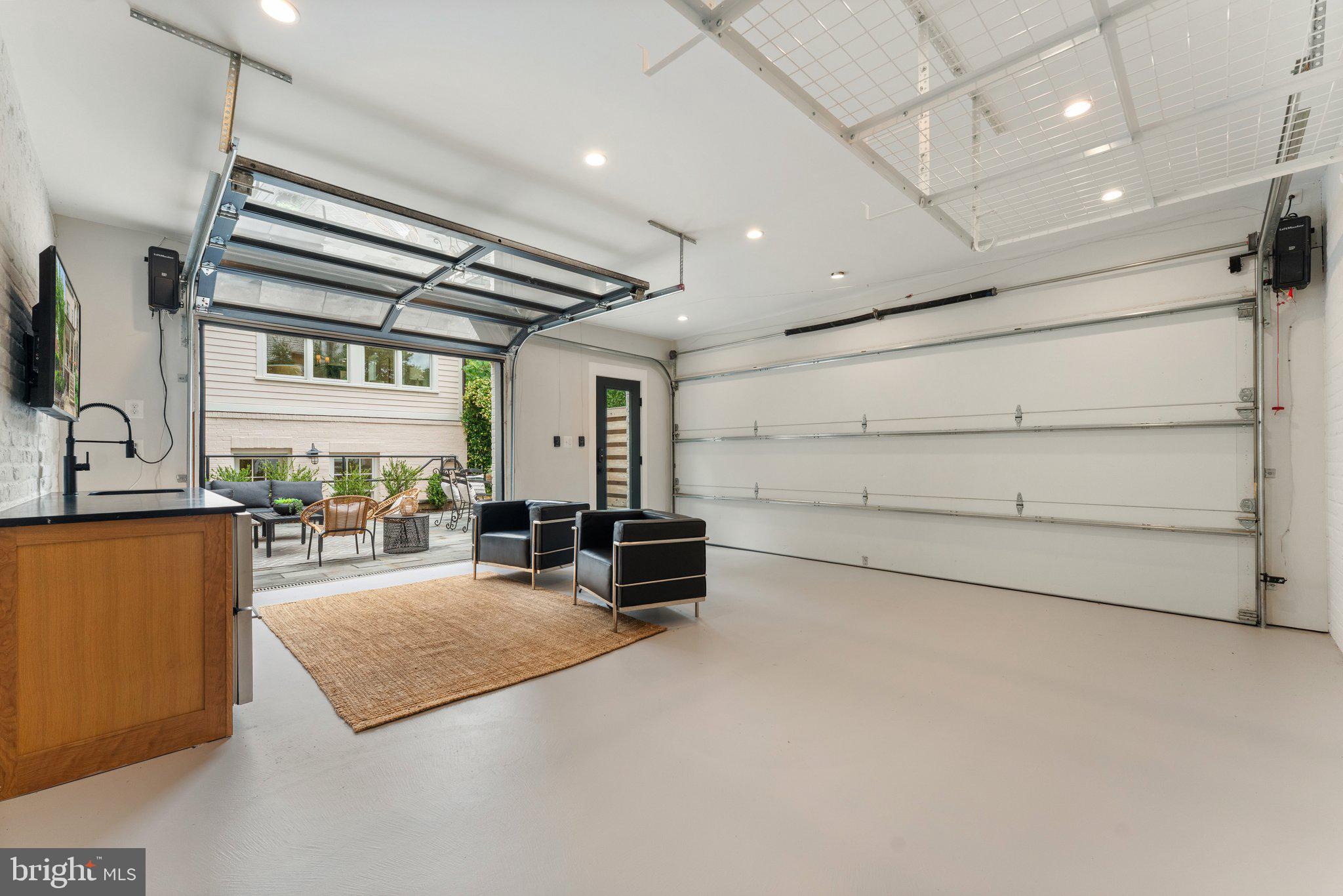 CAPITOL HILL - Residential
