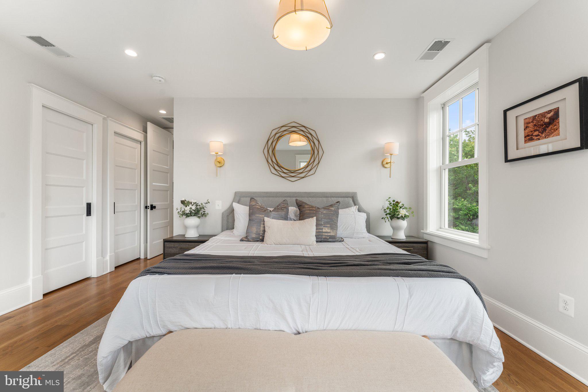 CAPITOL HILL - Residential