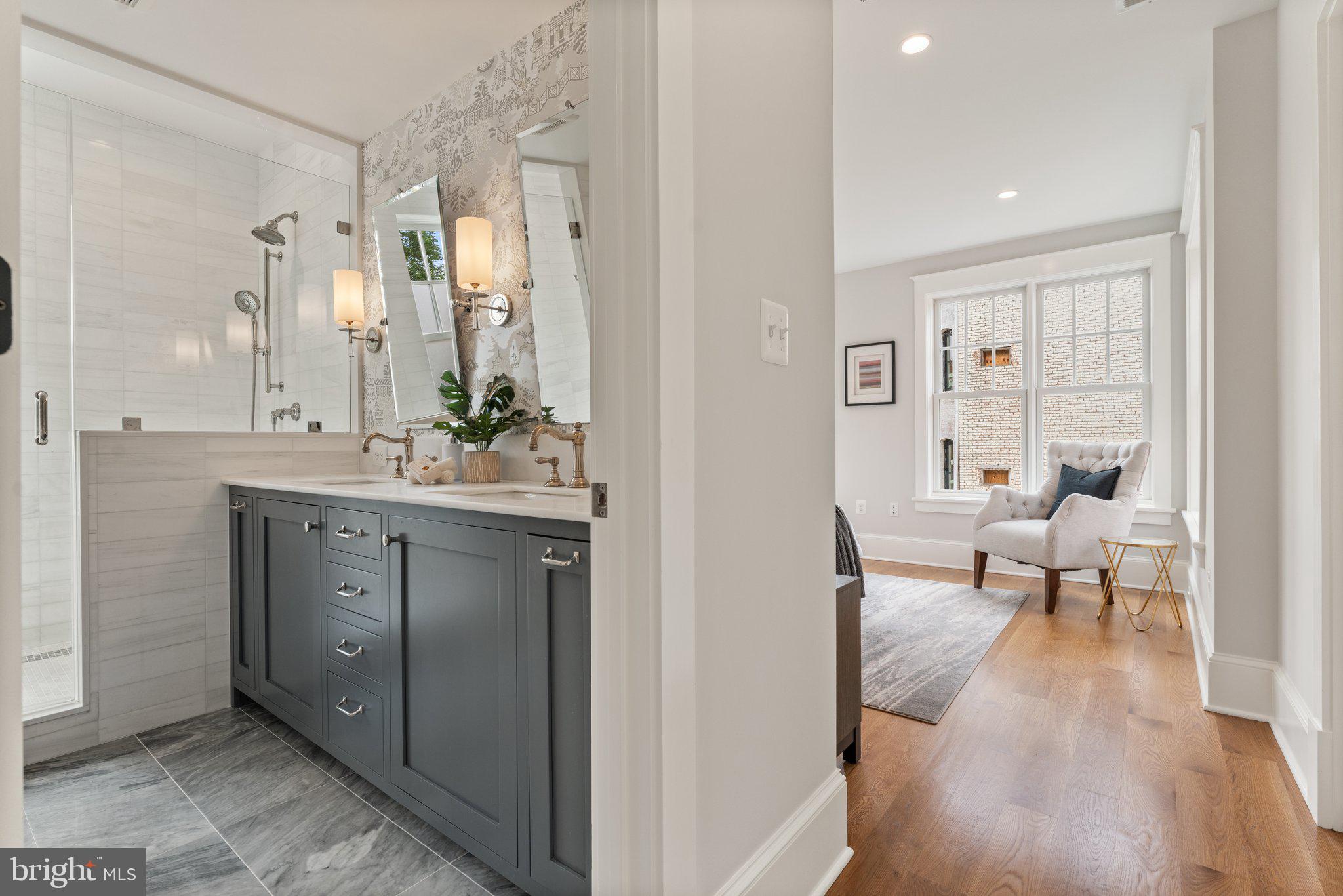 CAPITOL HILL - Residential