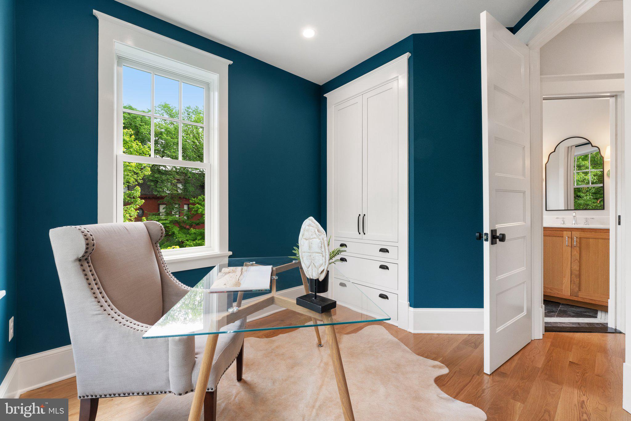 CAPITOL HILL - Residential