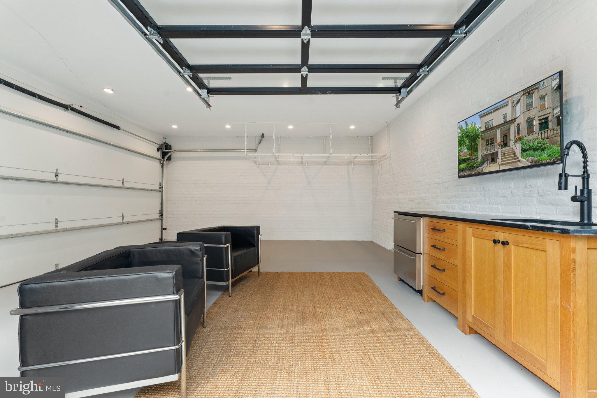CAPITOL HILL - Residential