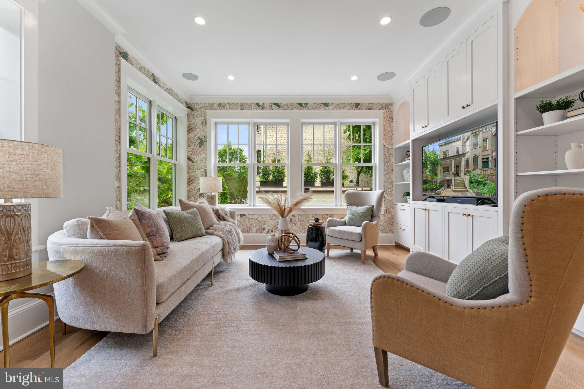 CAPITOL HILL - Residential
