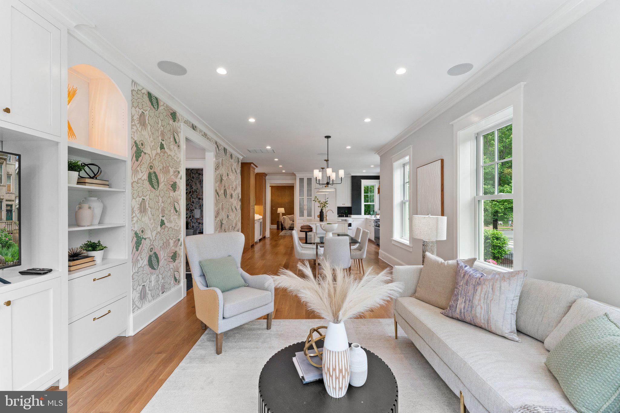 CAPITOL HILL - Residential