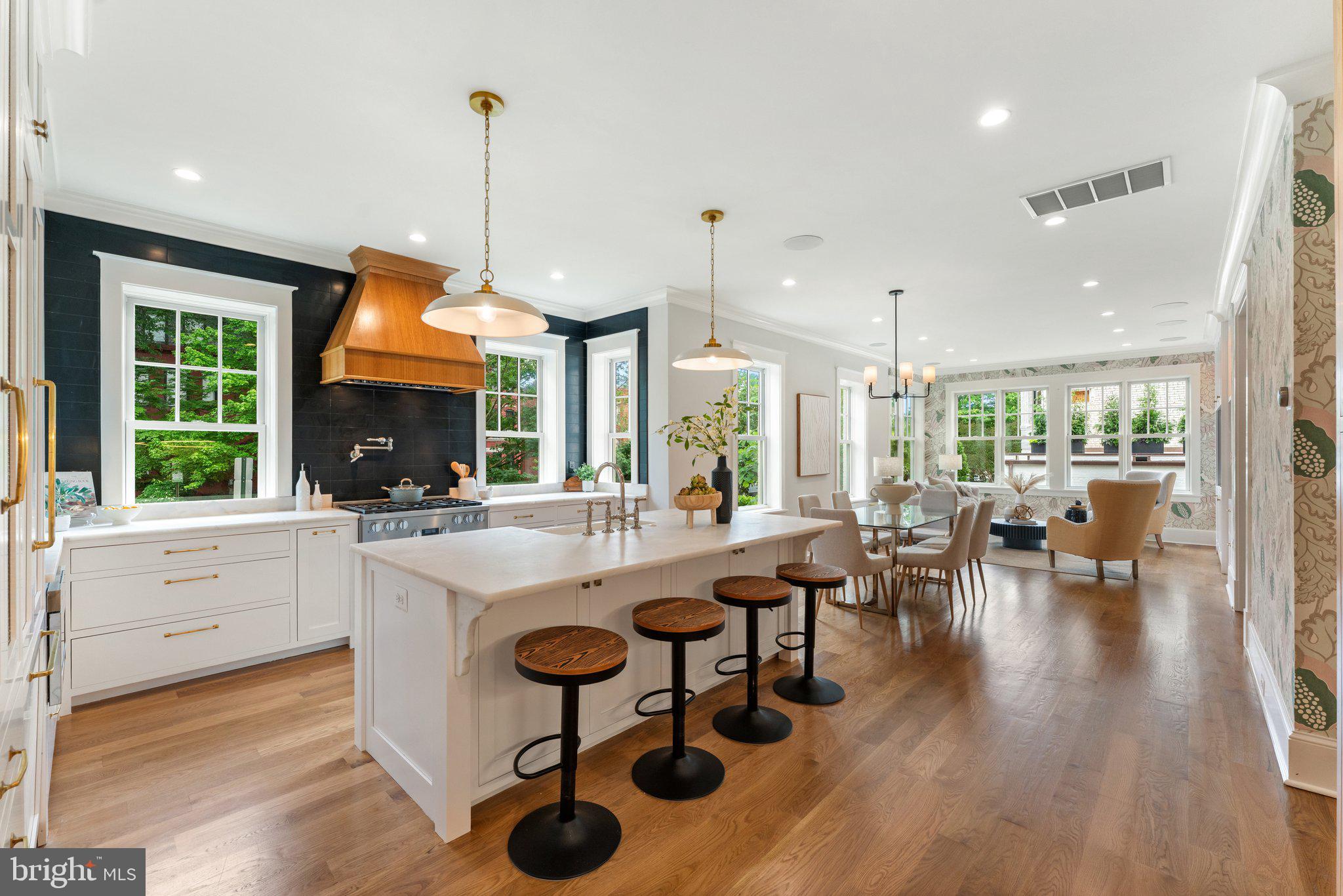CAPITOL HILL - Residential