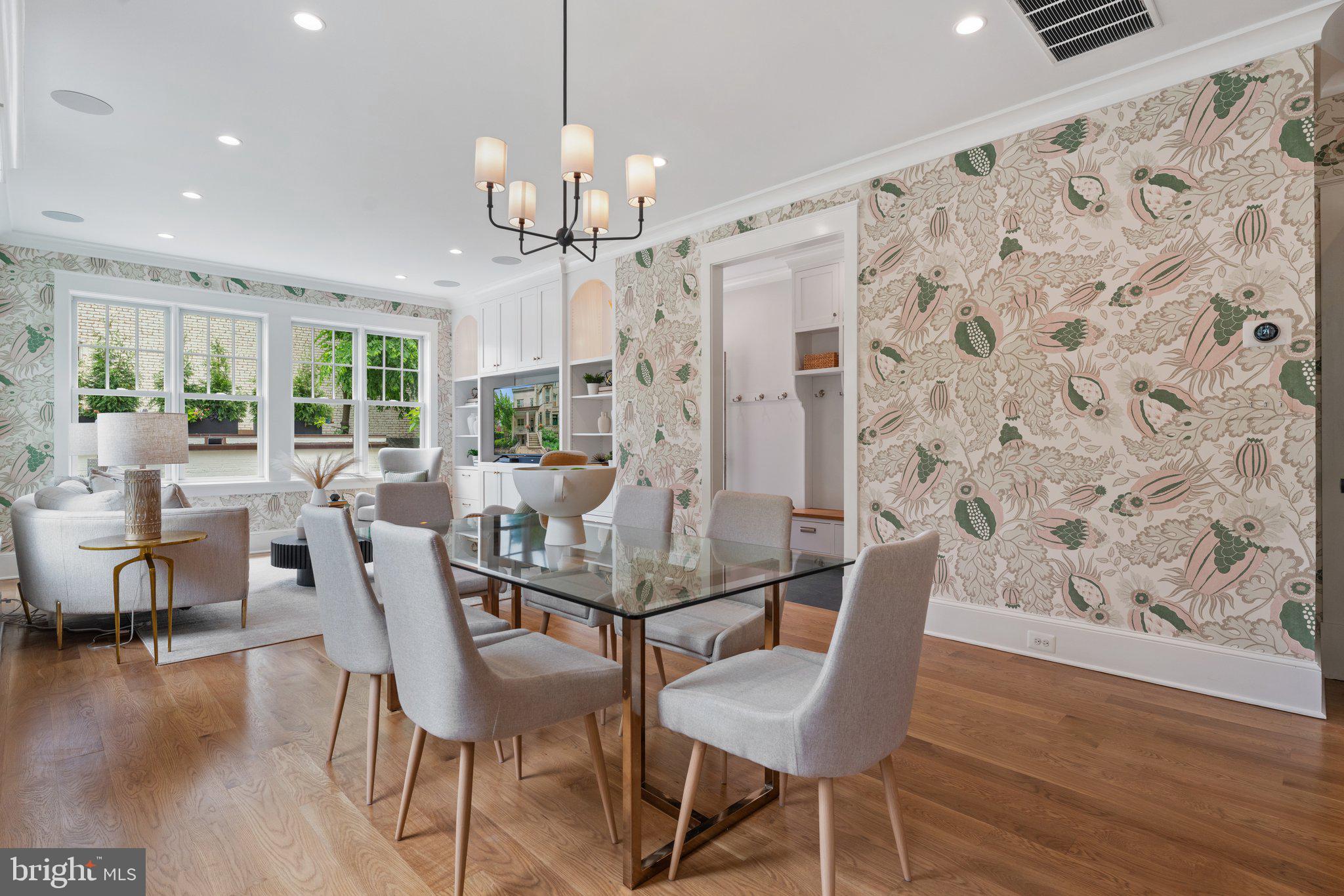 CAPITOL HILL - Residential