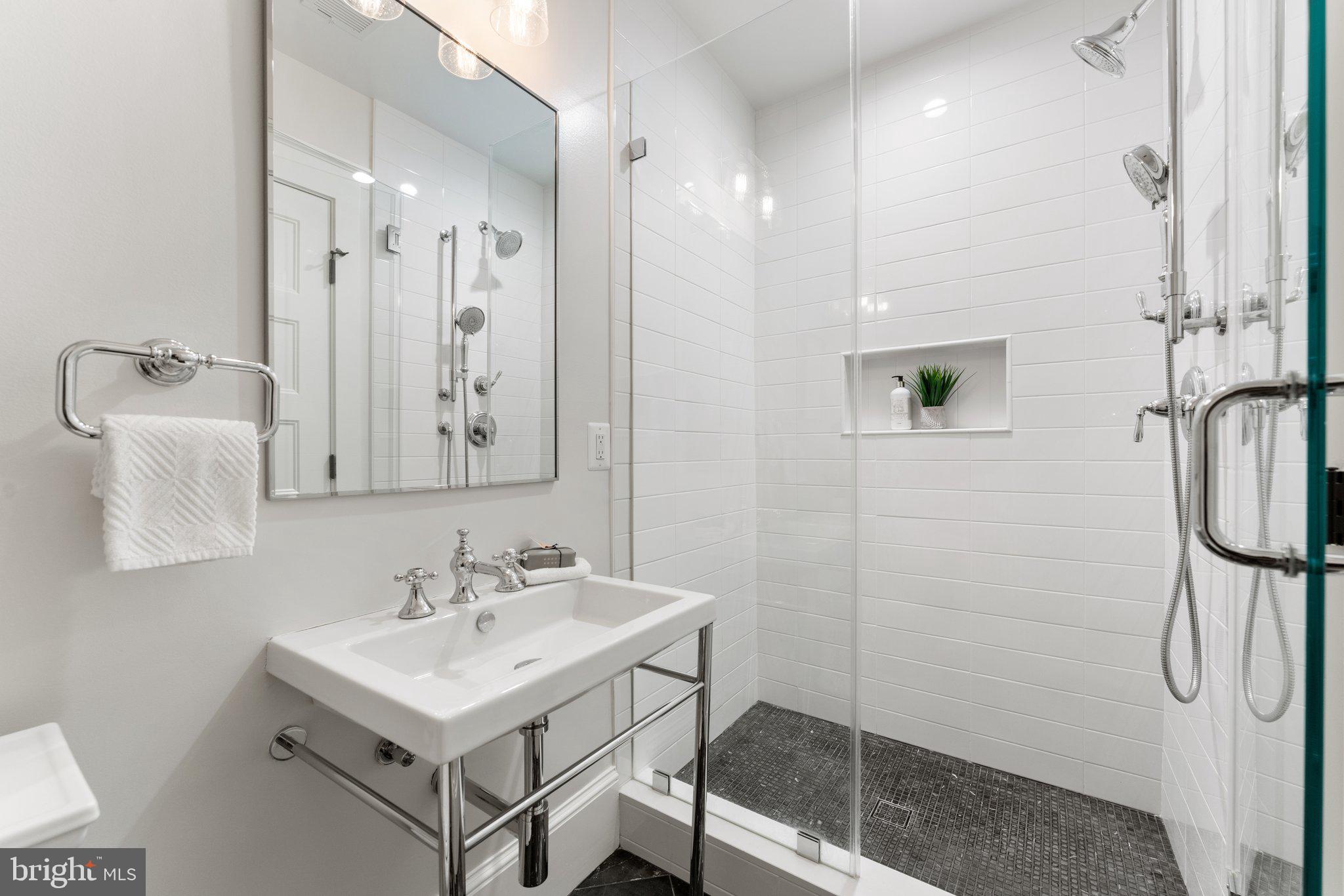 CAPITOL HILL - Residential