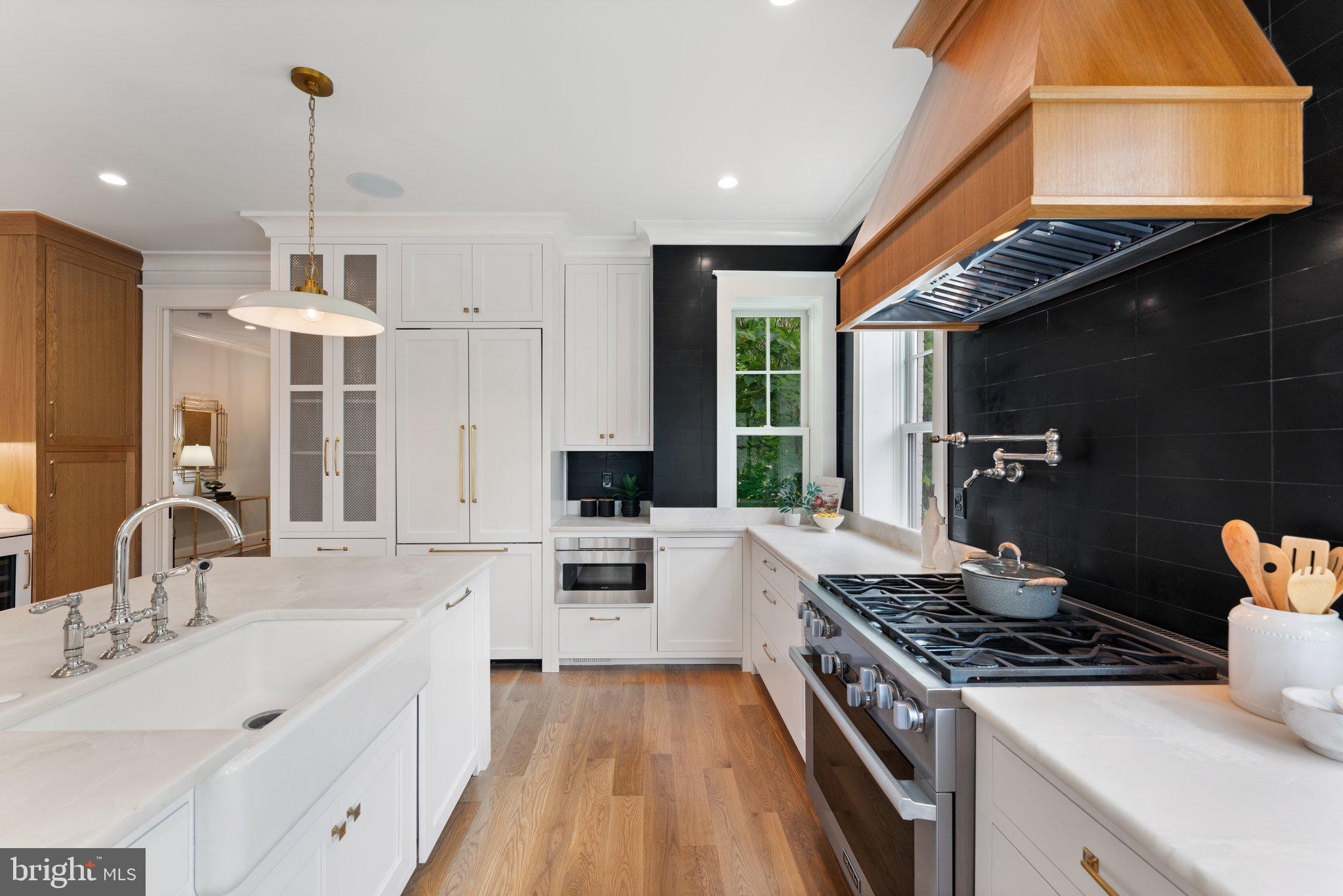 CAPITOL HILL - Residential
