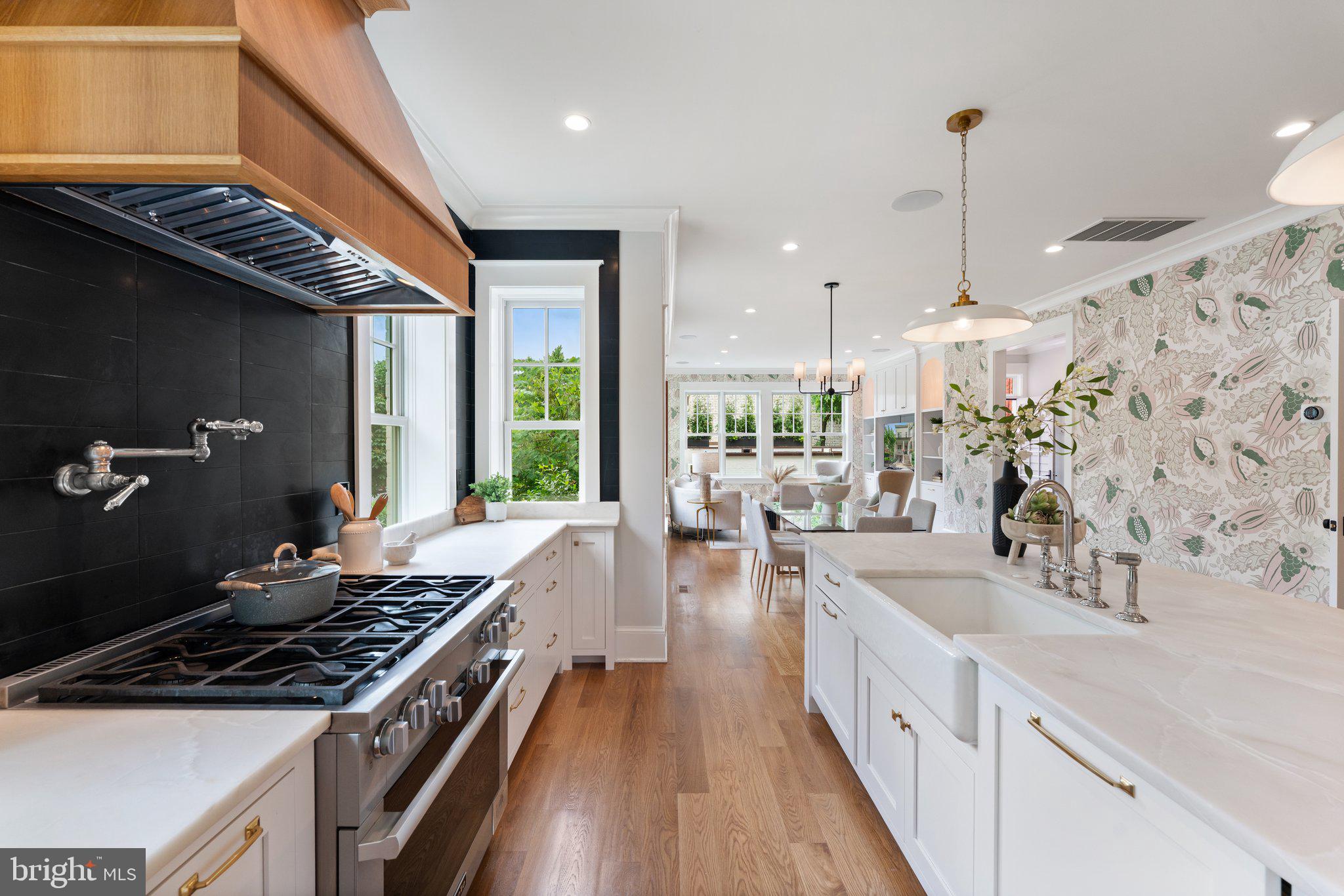 CAPITOL HILL - Residential