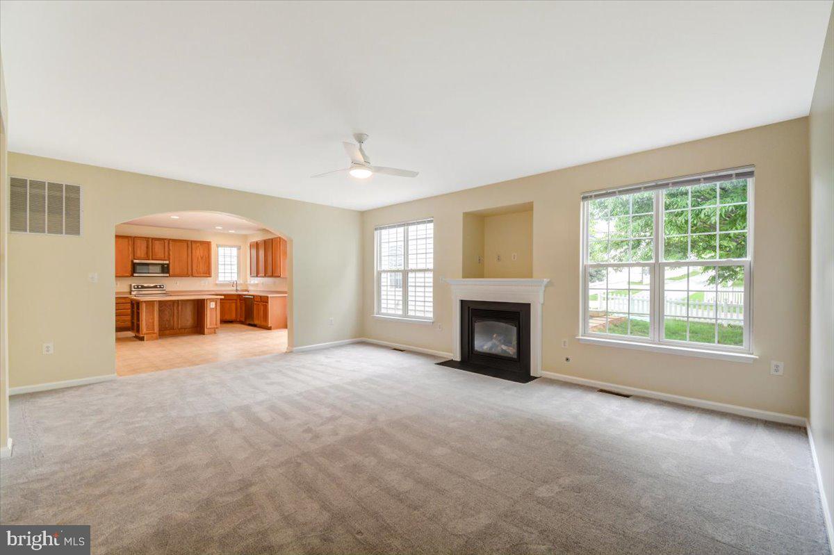 HUNTFIELD - Residential Lease