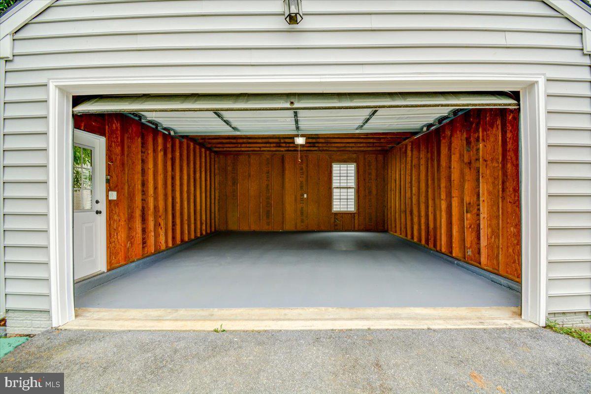 HUNTFIELD - Residential Lease