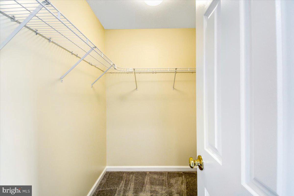 HUNTFIELD - Residential Lease