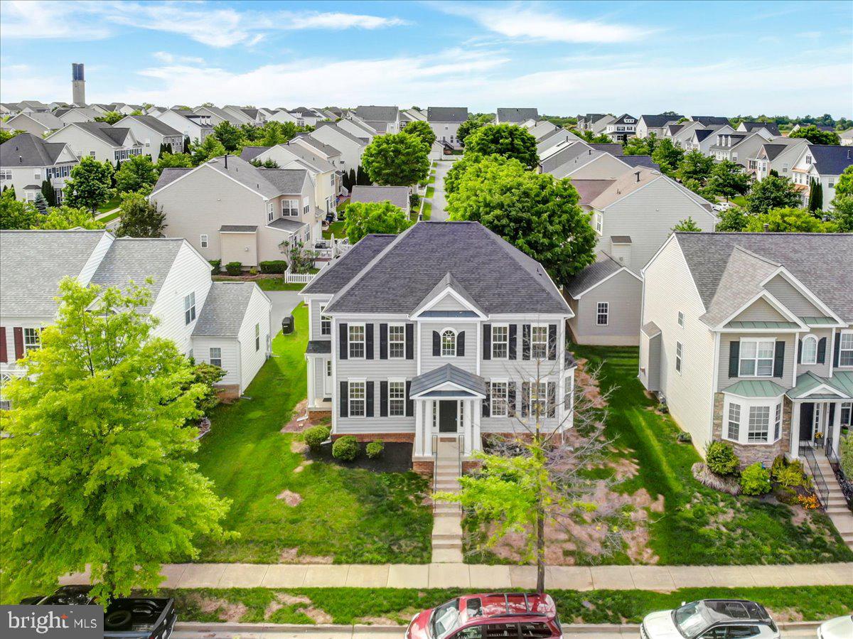 HUNTFIELD - Residential Lease