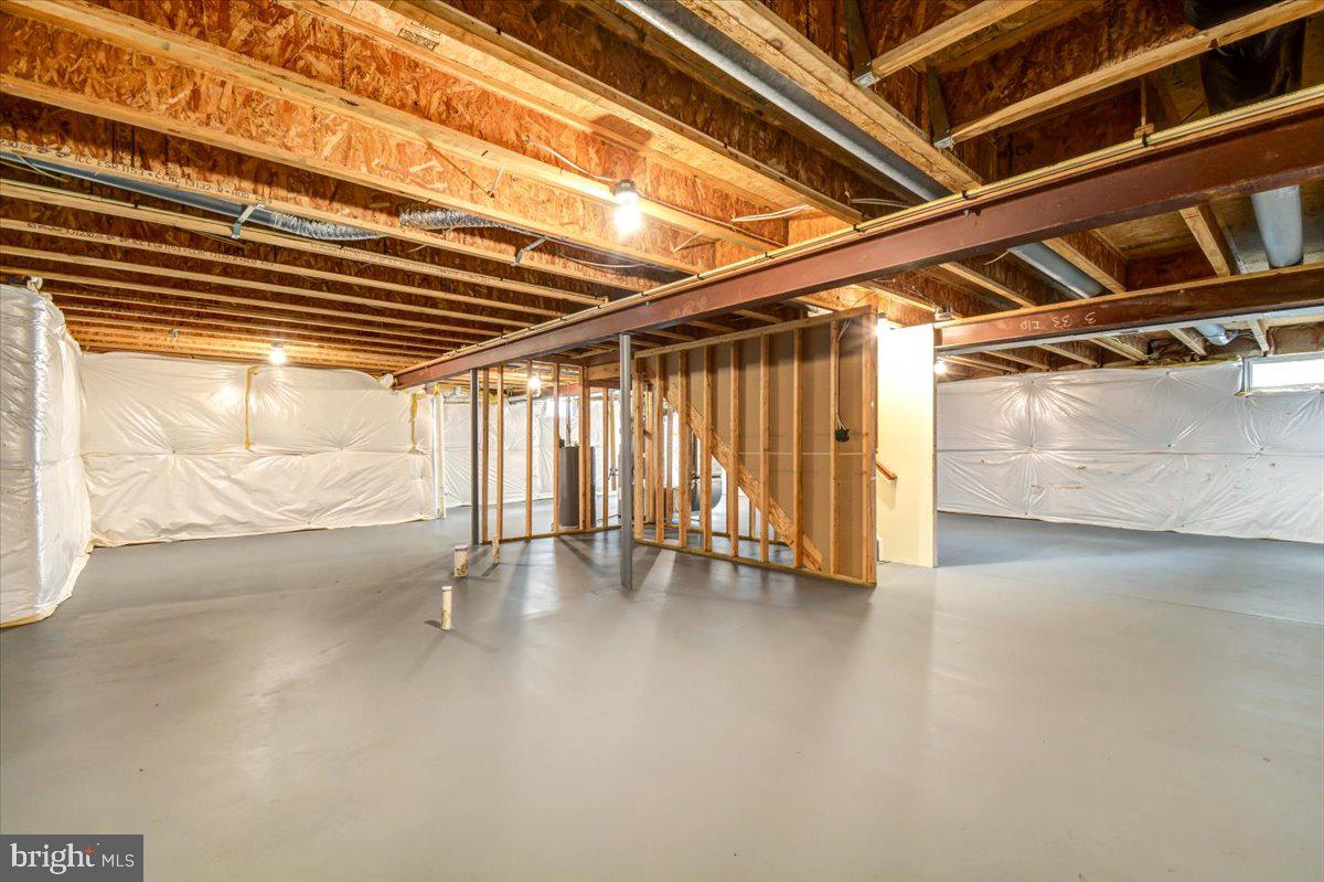 HUNTFIELD - Residential Lease