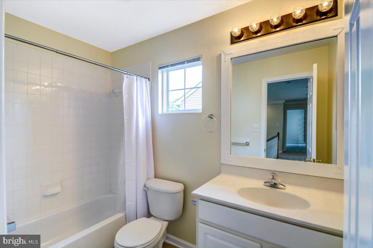 HUNTFIELD - Residential Lease