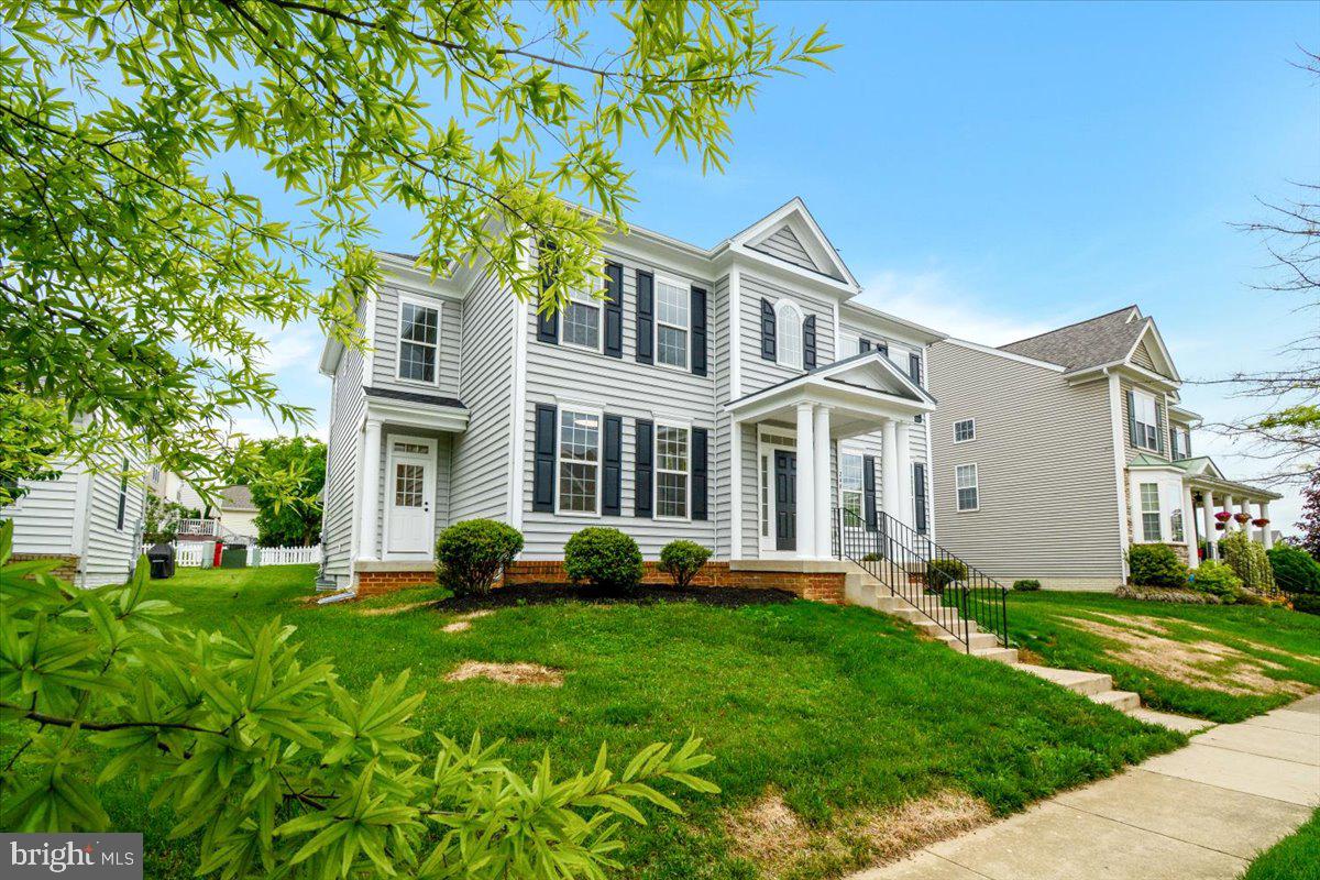 HUNTFIELD - Residential Lease