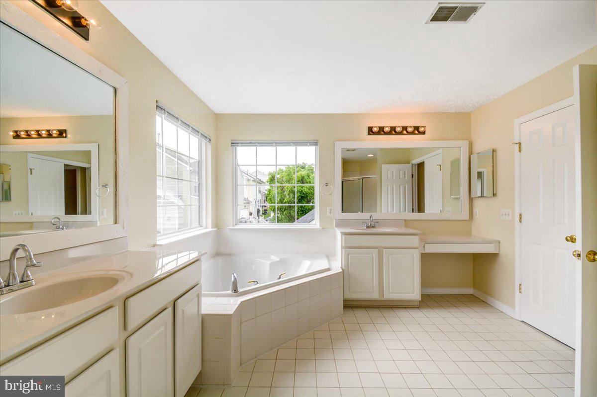 HUNTFIELD - Residential Lease