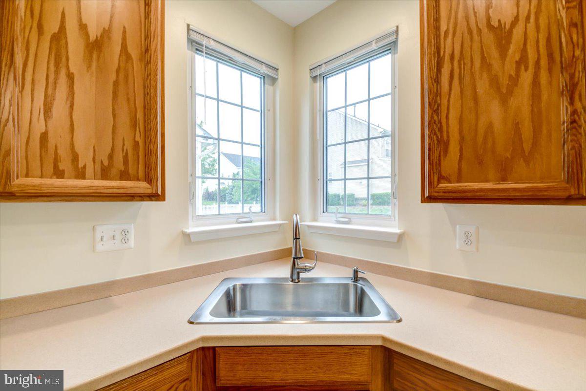 HUNTFIELD - Residential Lease