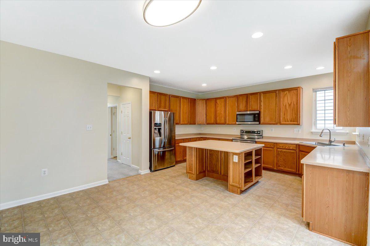 HUNTFIELD - Residential Lease