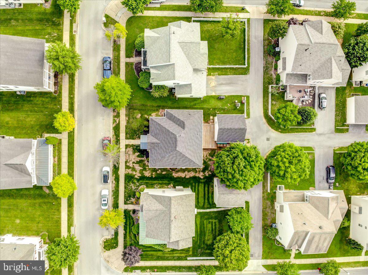 HUNTFIELD - Residential Lease