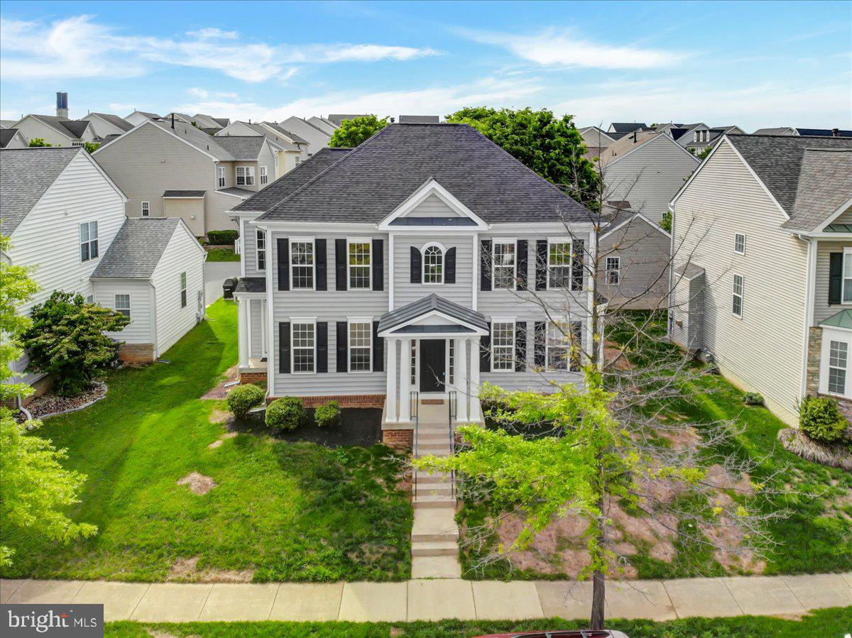 HUNTFIELD - Residential Lease