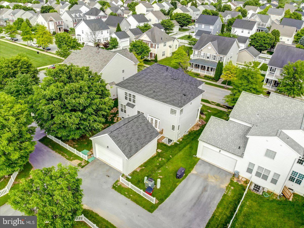 HUNTFIELD - Residential Lease