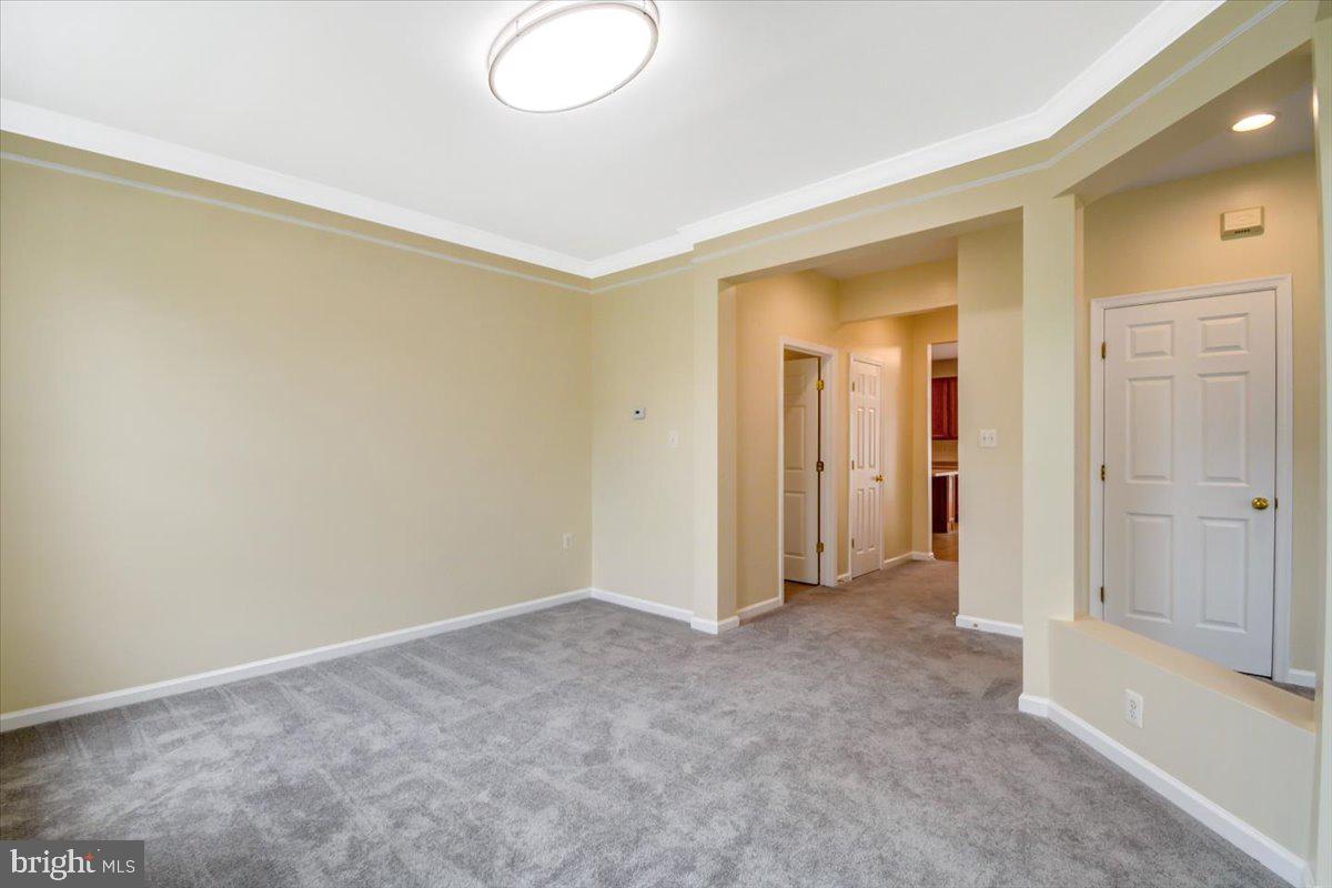 HUNTFIELD - Residential Lease