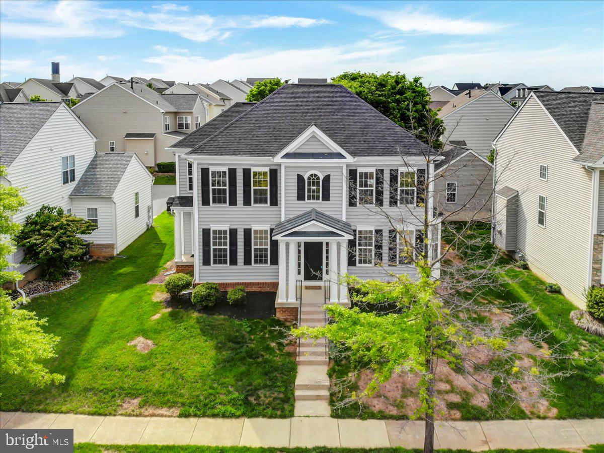 HUNTFIELD - Residential Lease