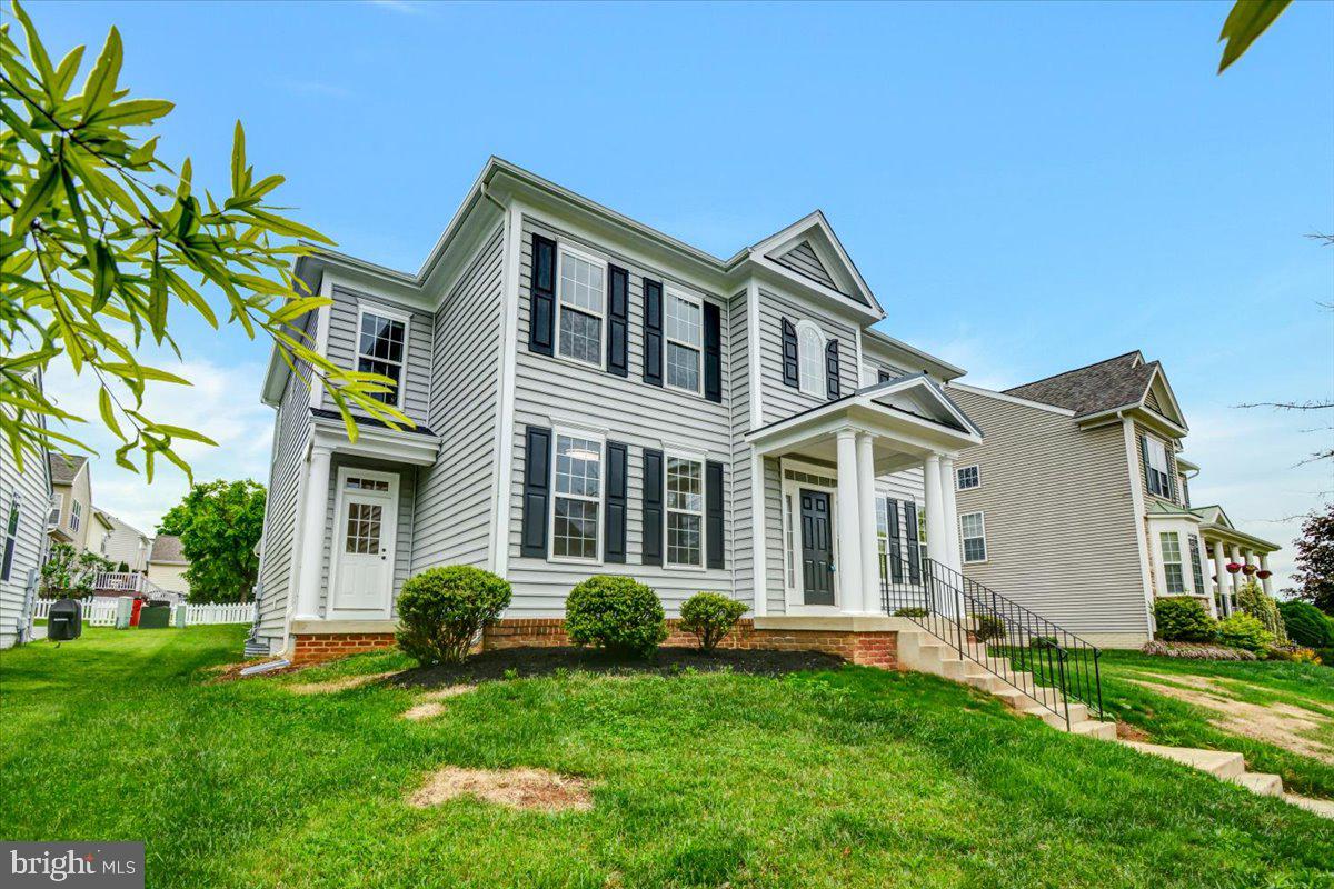 HUNTFIELD - Residential Lease