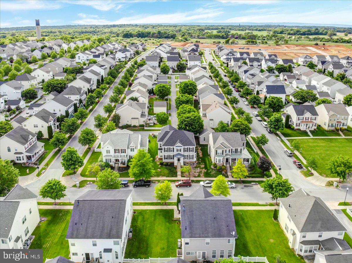 HUNTFIELD - Residential Lease