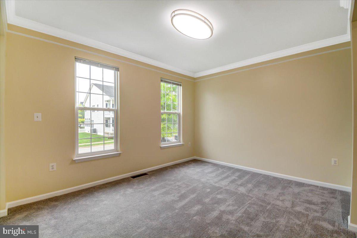 HUNTFIELD - Residential Lease