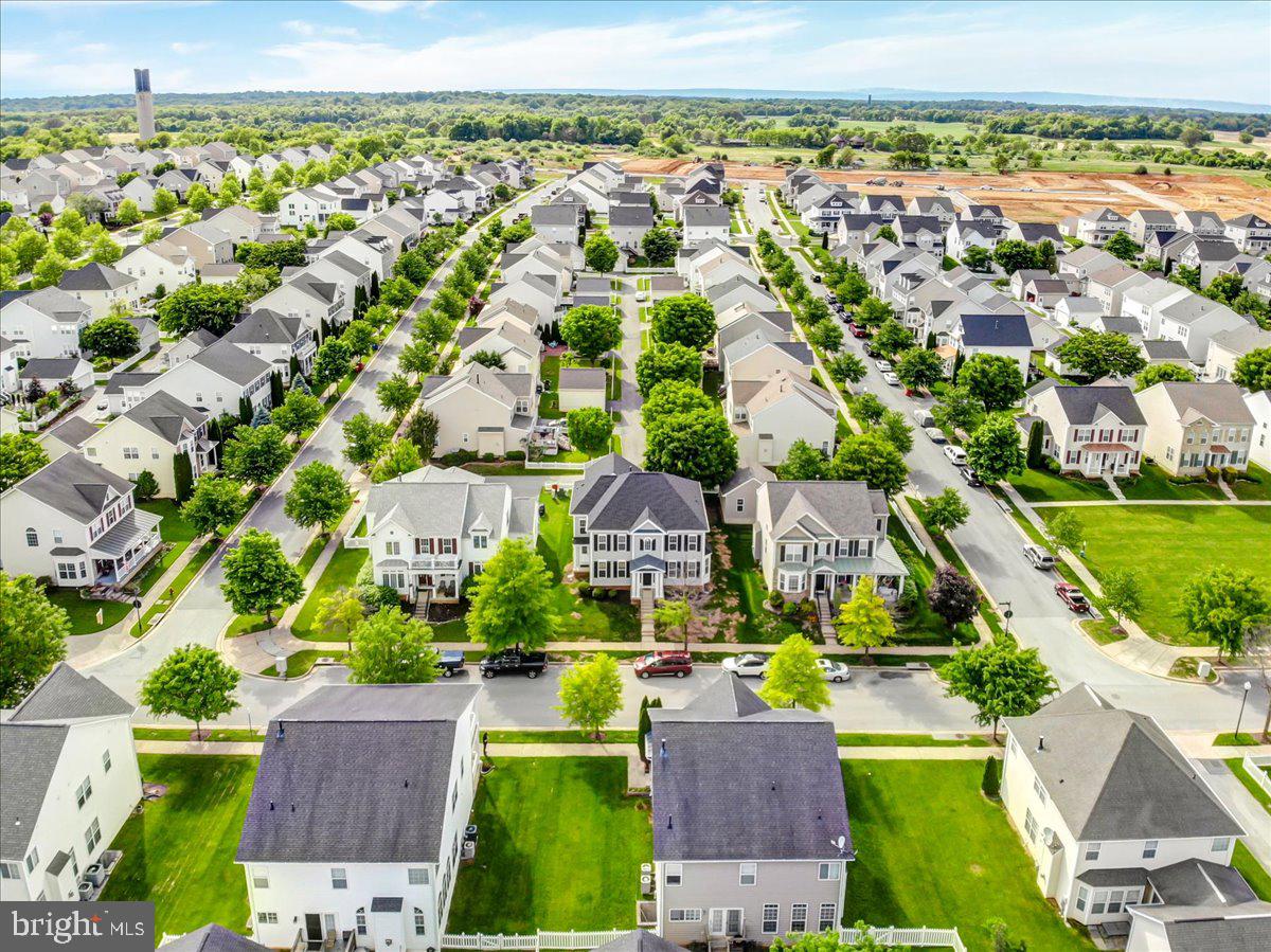 HUNTFIELD - Residential Lease