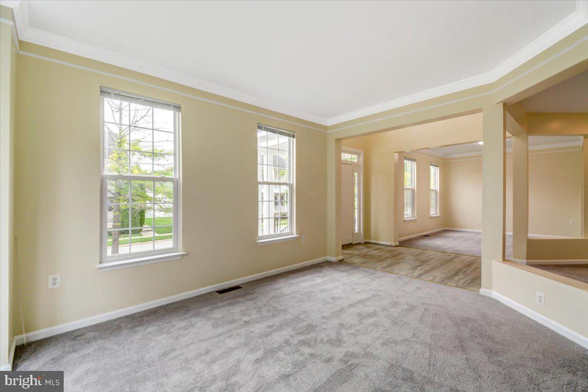 HUNTFIELD - Residential Lease