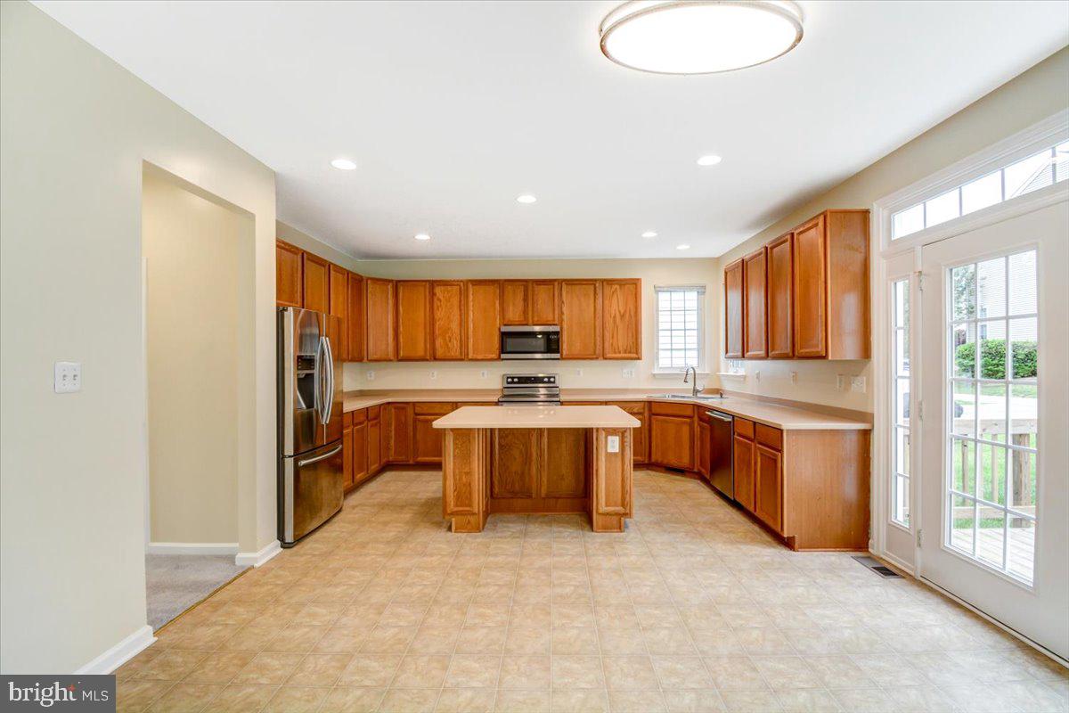 HUNTFIELD - Residential Lease