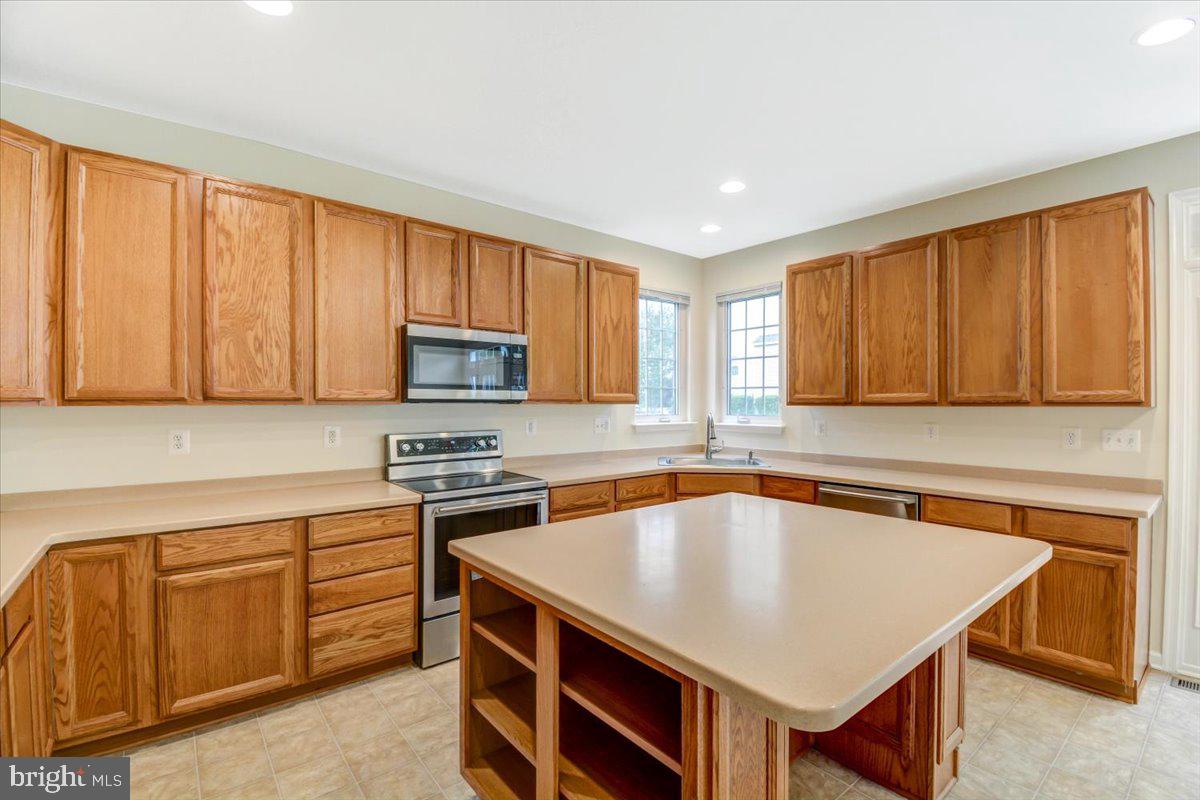 HUNTFIELD - Residential Lease