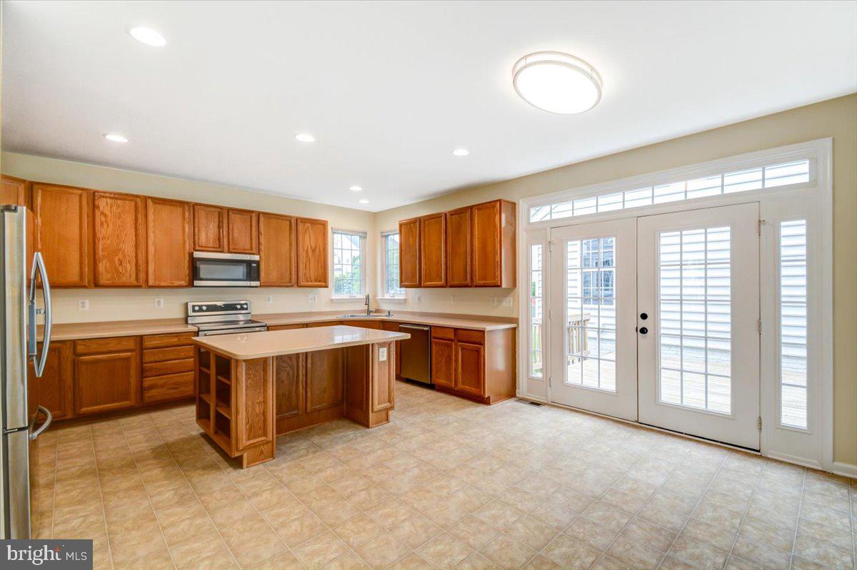 HUNTFIELD - Residential Lease