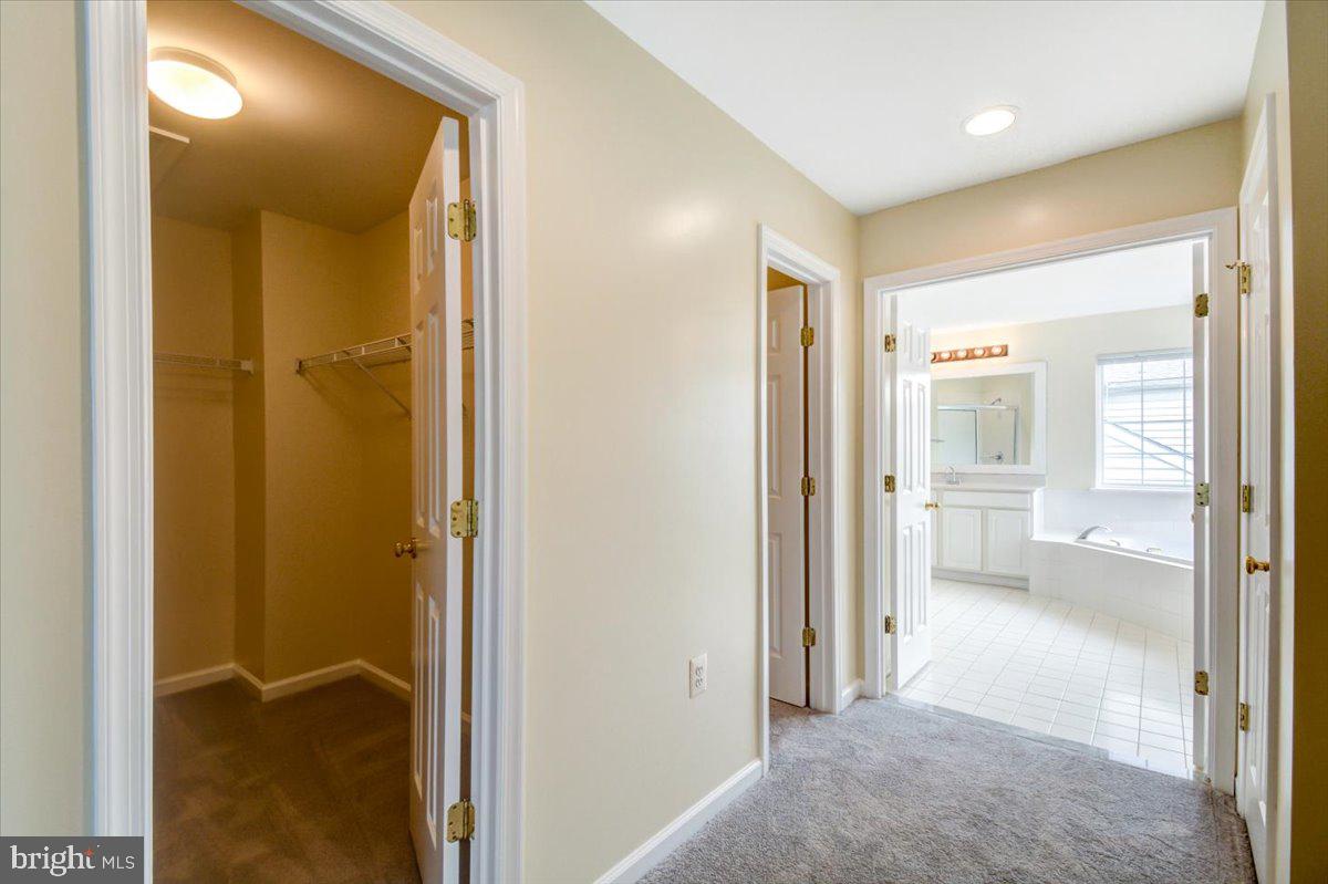 HUNTFIELD - Residential Lease