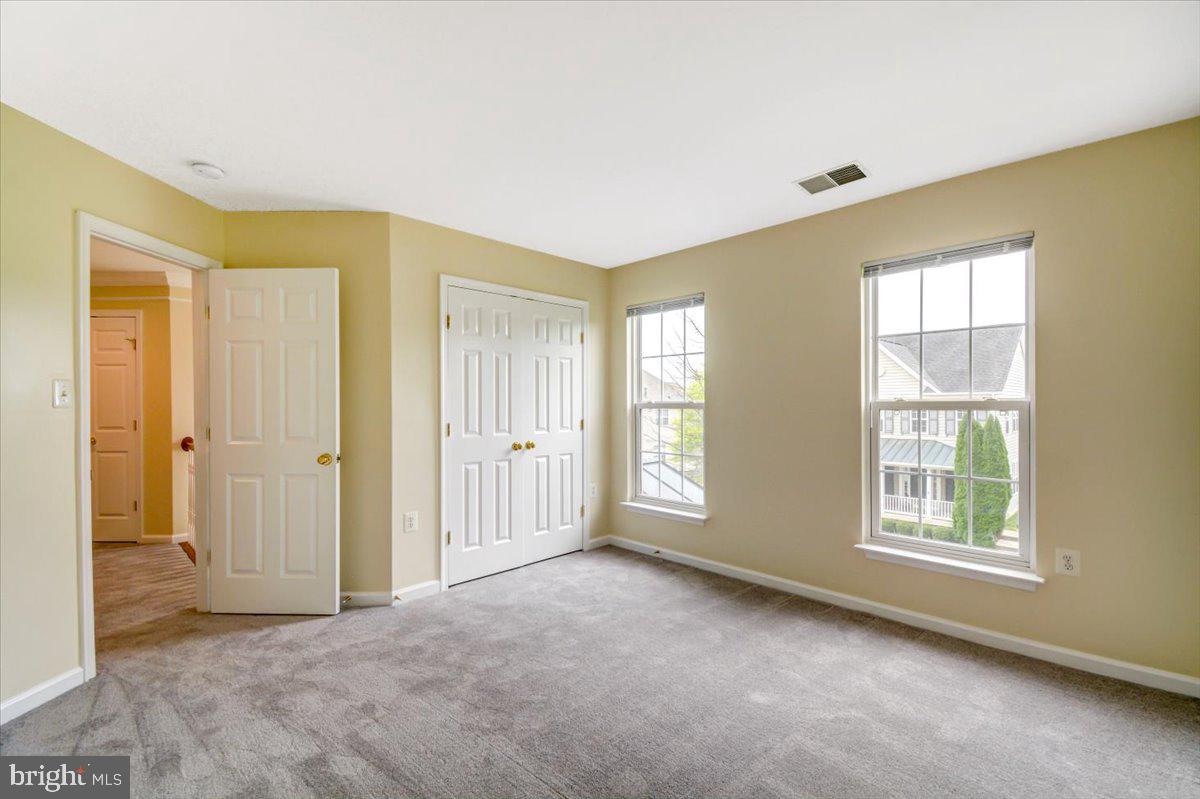 HUNTFIELD - Residential Lease