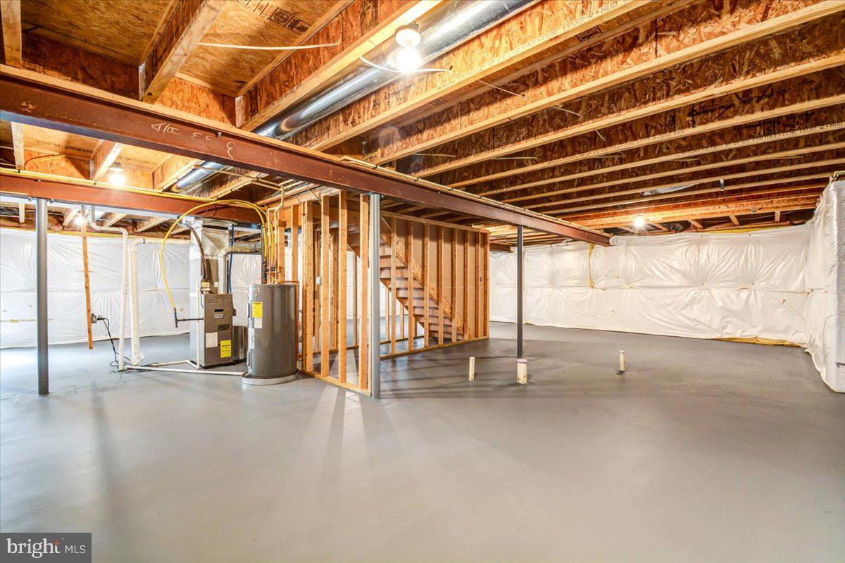 HUNTFIELD - Residential Lease