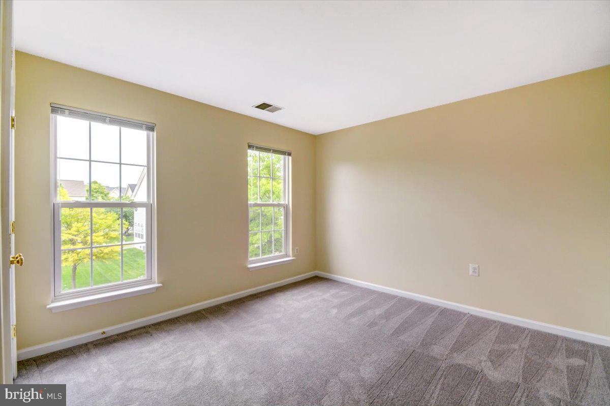 HUNTFIELD - Residential Lease