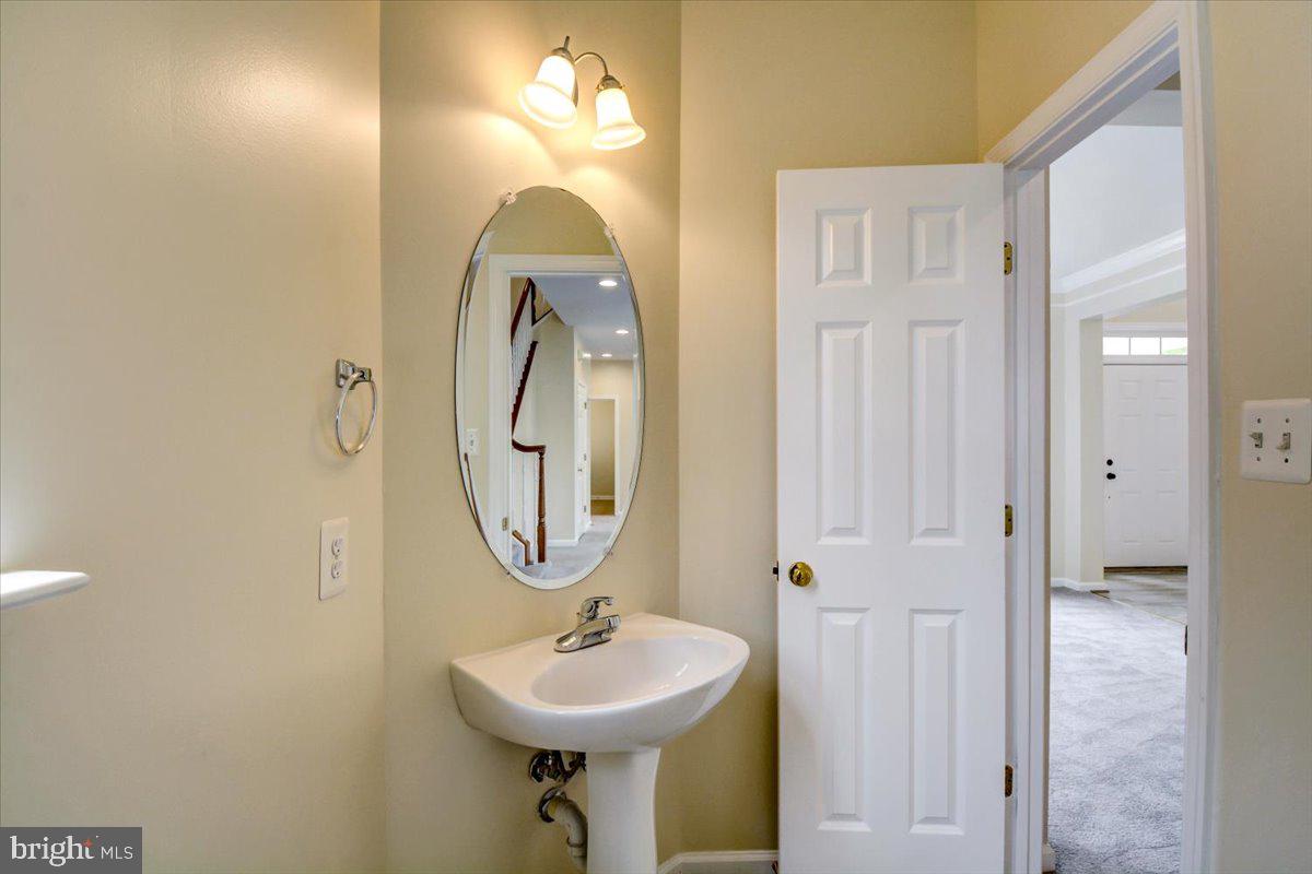 HUNTFIELD - Residential Lease