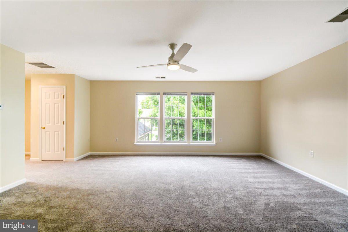 HUNTFIELD - Residential Lease