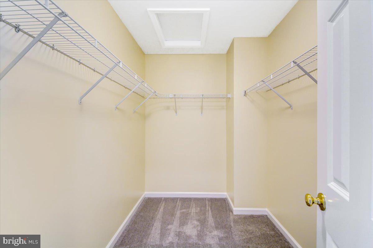 HUNTFIELD - Residential Lease