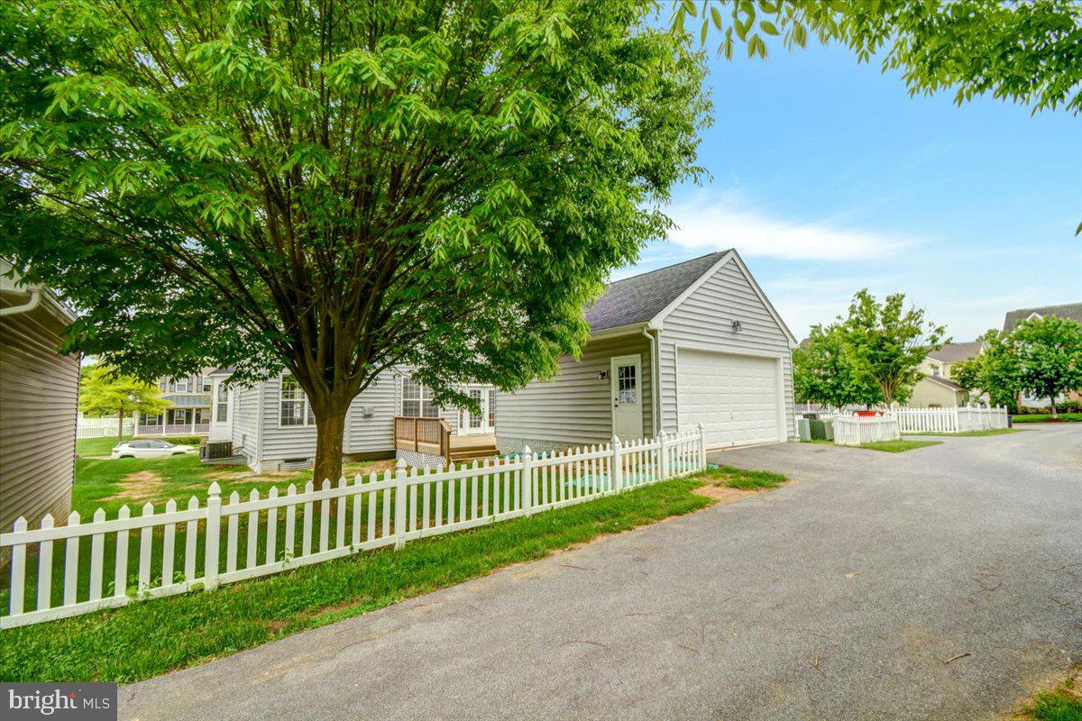 HUNTFIELD - Residential Lease