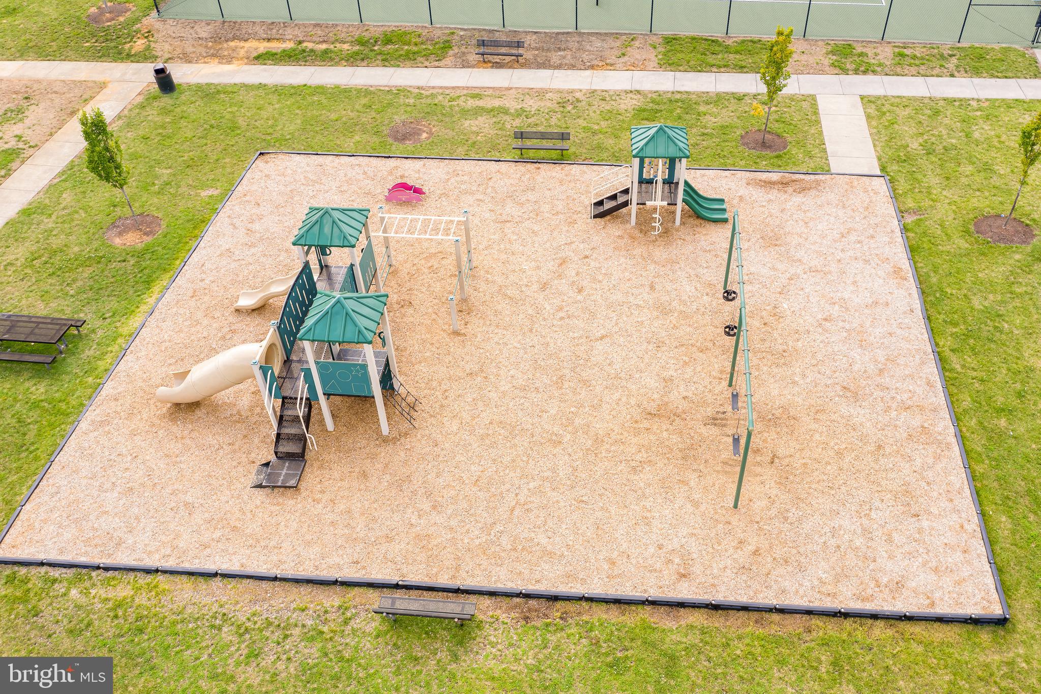 HUNTFIELD - Residential Lease