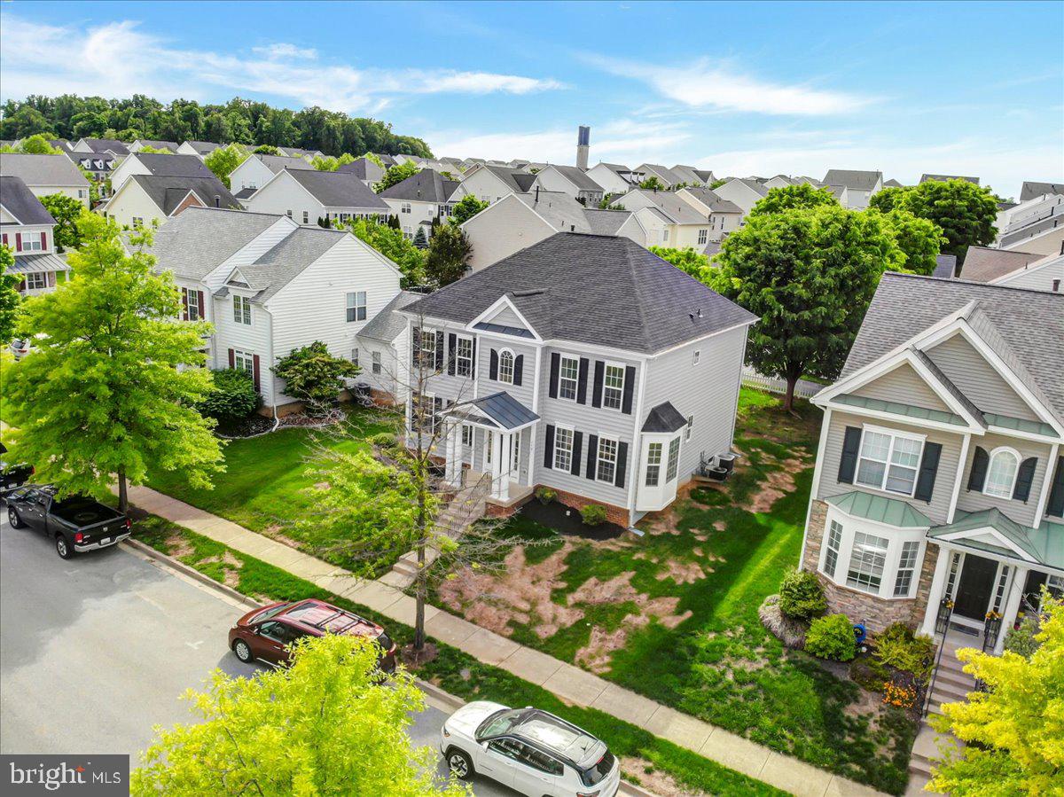 HUNTFIELD - Residential Lease