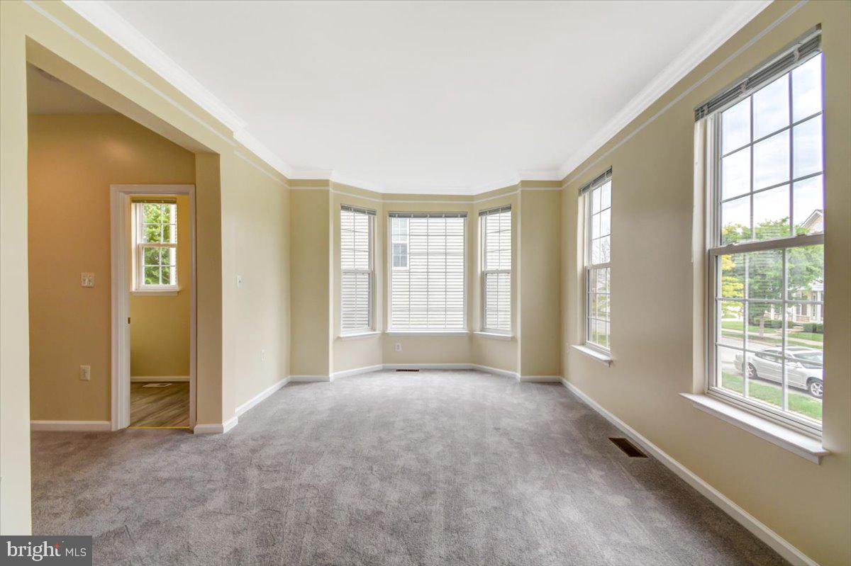 HUNTFIELD - Residential Lease