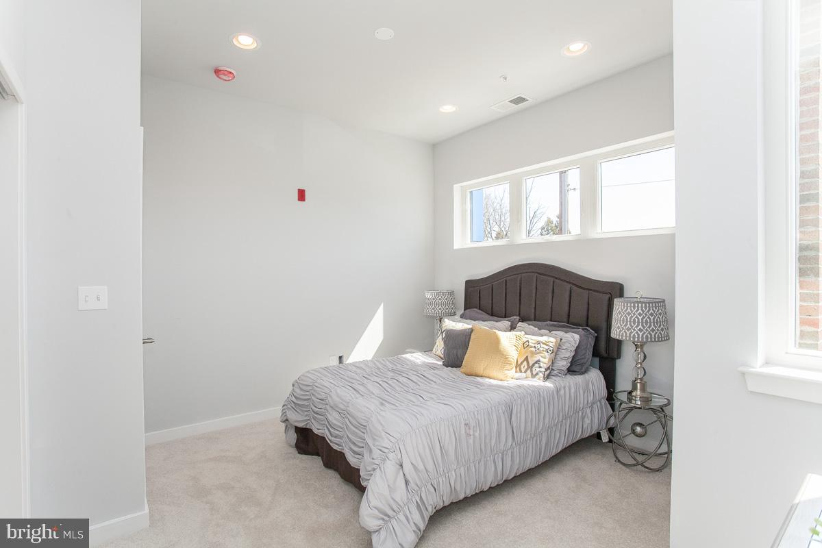 MANAYUNK - Residential Lease