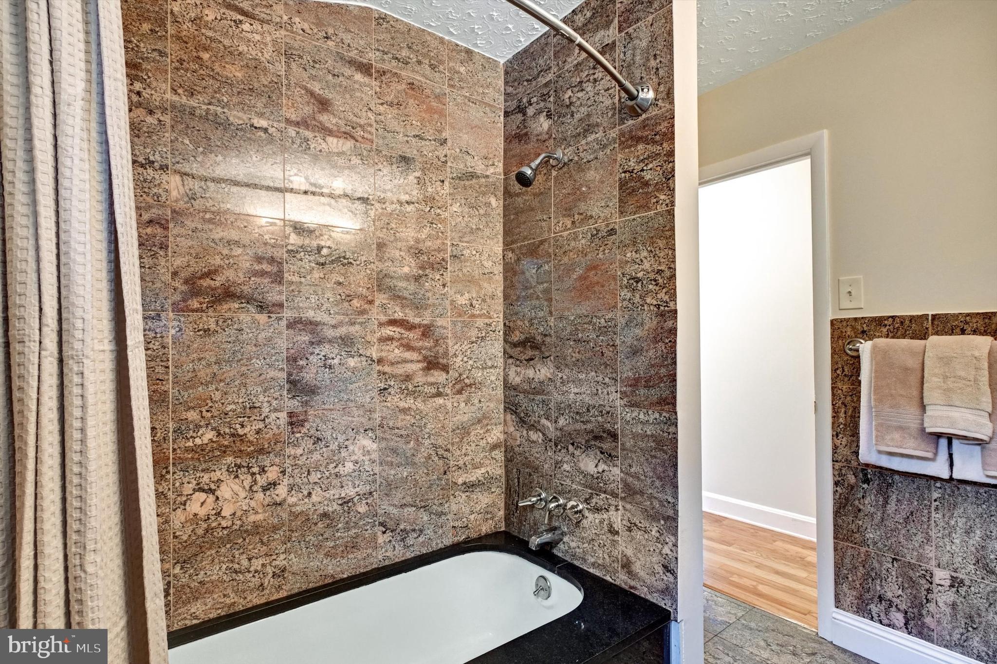 PERRYWOOD - Residential